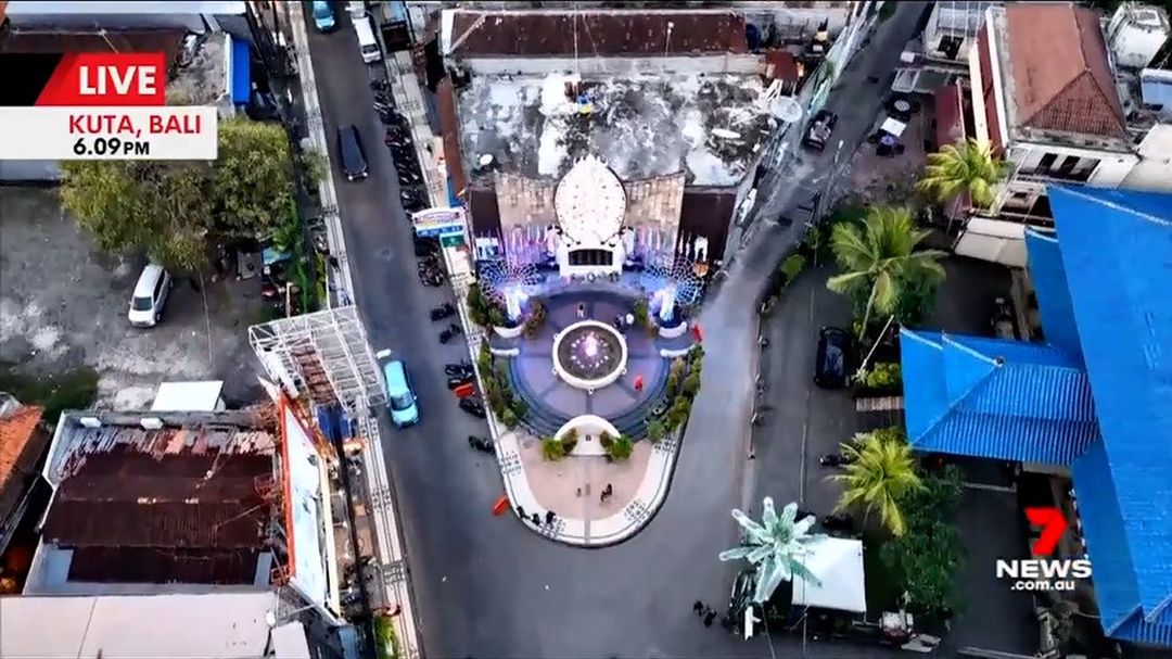 TVUNetworks's tweet photo. TVU Pack is a necessity for reporters chasing news, wherever it may be. It never lets you down, even in the harshest network conditions. Constant #cellularbonding is in its DNA. Here you see @7NewsAustralia using multiple TVU packs in Bali for live drone pictures. https://t.co/NVh93XIOyS