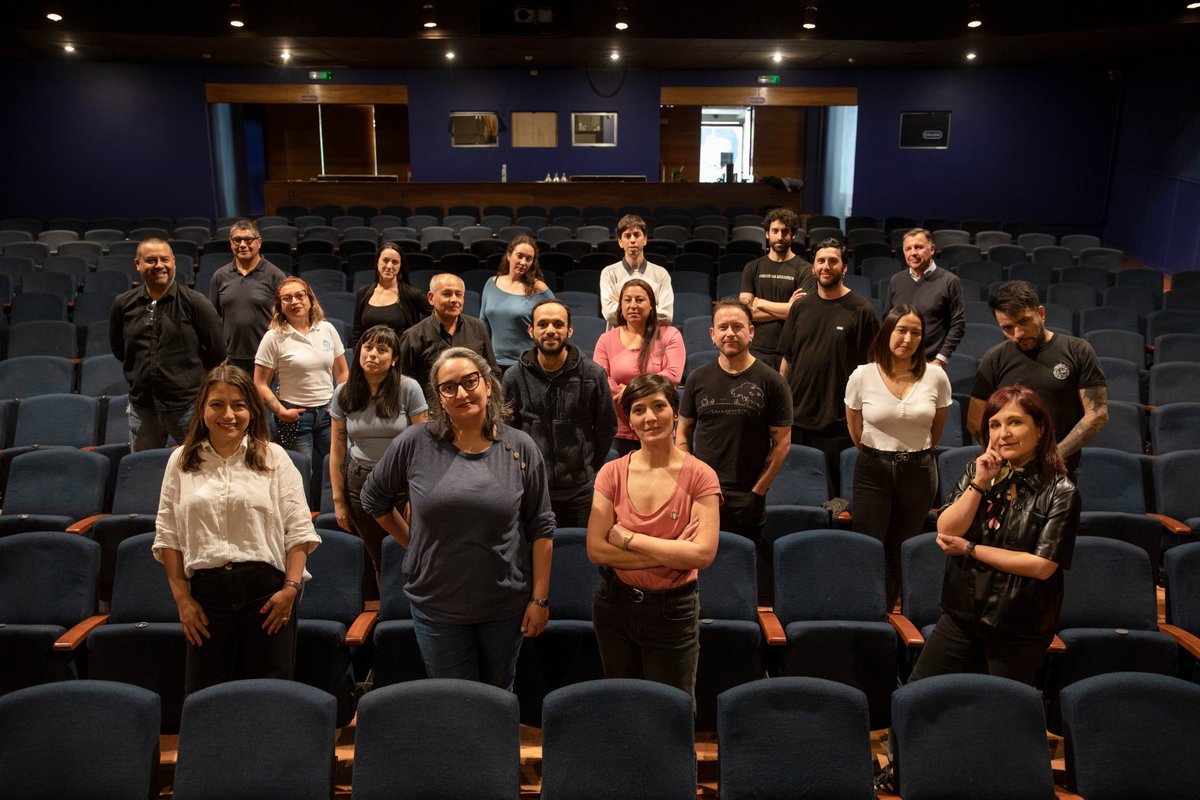 TeatroUC's tweet photo. 🥳Hoy estamos de cumpleaños y queremos celebrar a quienes diariamente trabajan con dedicación y pasión para hacer posible nuestro quehacer. Detrás del escenario hay un equipo humano que hace del teatro una realidad🎁FELIZ CUMPLEAÑOS #TEATROUC✨
#79años #aniversario #ViveElTeatro https://t.co/96RTQqpYzN