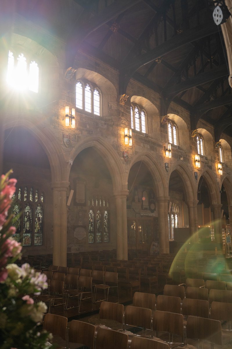 Bfdcathedral's tweet photo. A beautiful sunny afternoon in the nave 🤩
.
#bradford #cathedral #bradfordcathedral #nave #churchofengland #medieval #medievalbuilding #yorkshire https://t.co/AjSjjJXBHD