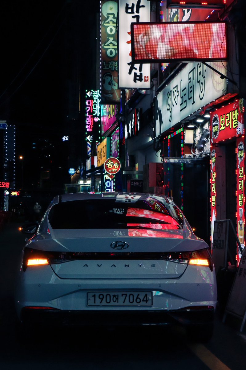 DanSh1elds's tweet photo. Bright lights of Busan 🚘
#Busan #Southkorea #nightphotography #neonlights #Citylights #Solotravel #sabattical #canon90D #street #streetphotography https://t.co/uzCfHKpOX5