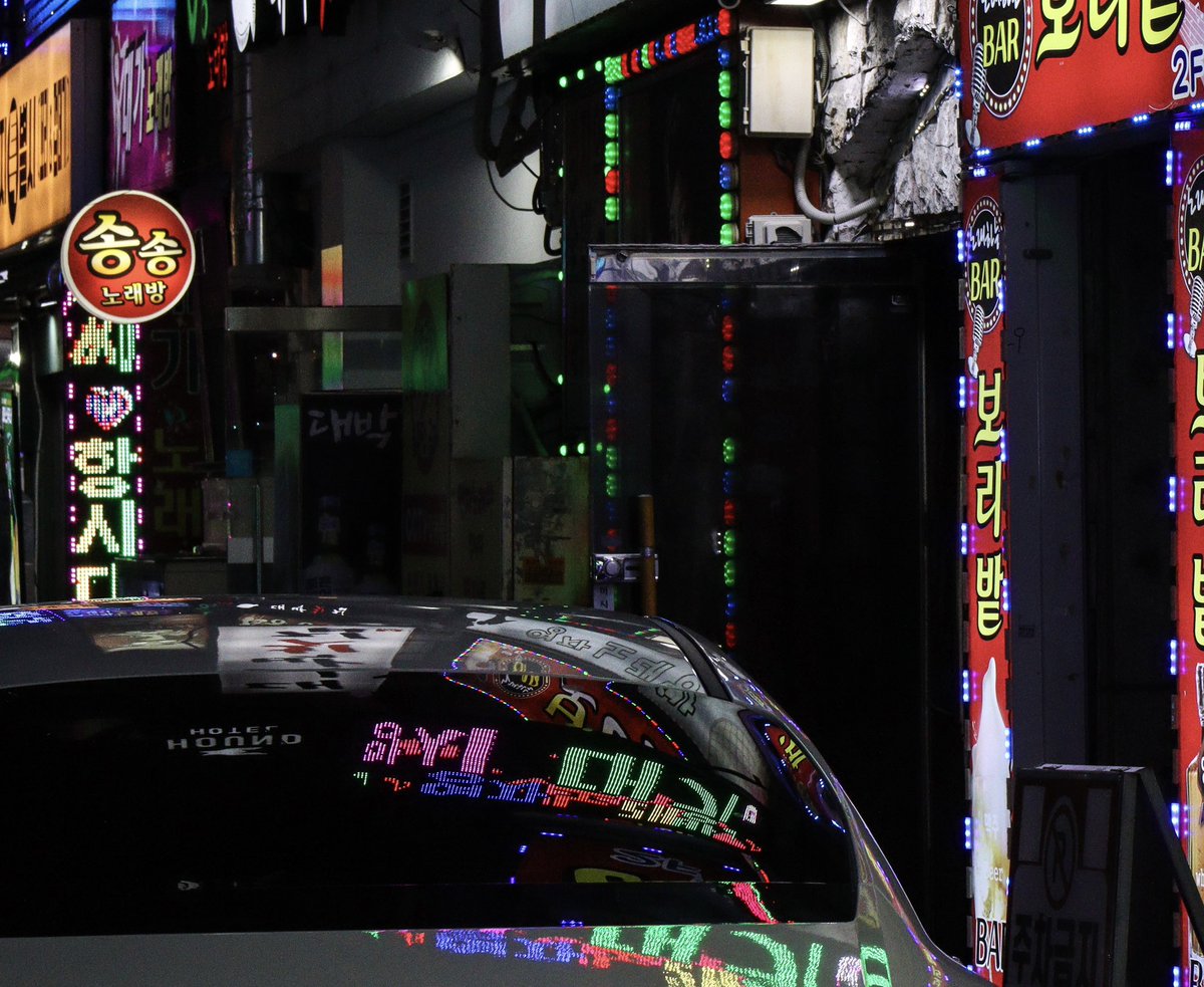 DanSh1elds's tweet photo. Bright lights of Busan 🚘
#Busan #Southkorea #nightphotography #neonlights #Citylights #Solotravel #sabattical #canon90D #street #streetphotography https://t.co/uzCfHKpOX5