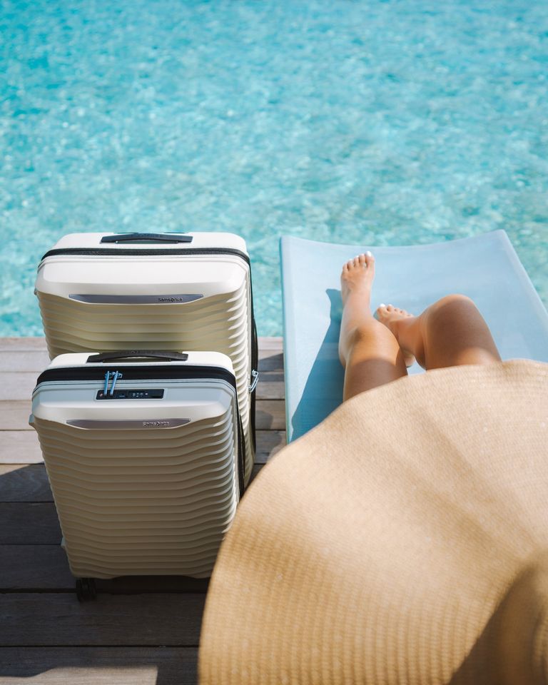 Samsonite_SA's tweet photo. Catching some rays, some waves and some favs. 🏝#plamtrees #savacay https://t.co/kCAls0vY6m