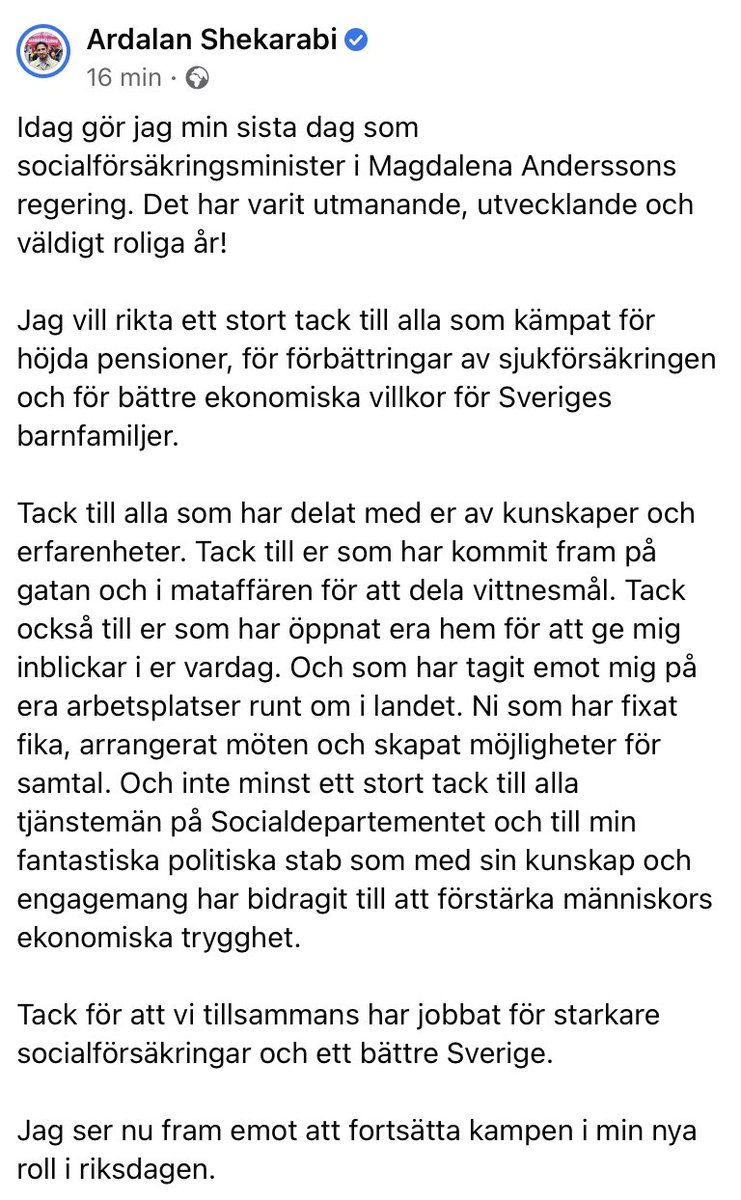 shekarabi's tweet photo. Tiden som minister är över. Efter åtta år lämnade jag precis tillbaka nycklarna till arbetsrummet på Regeringskansliet. Ett enormt tack till alla som möjliggjort denna fantastiska resa 🙏🏻❤️ Jag önskar min kommande efterträdare all lycka i arbetet för vårt lands bästa. https://t.co/4n65Dxzrjg