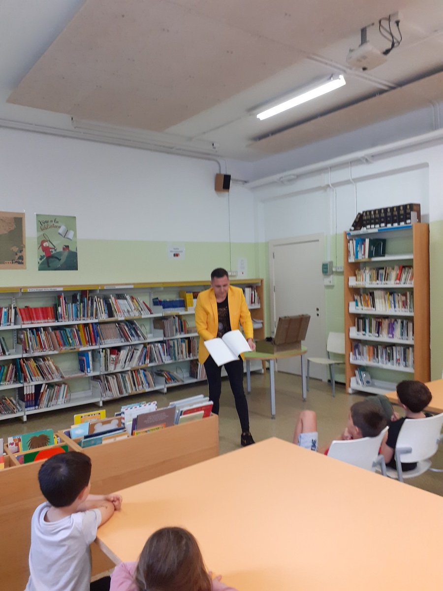 SalaLecturaAmer (@amerlectura) on Twitter photo Ens vam divertir de valent amb la màgia i les varetes del mag Igor! <a href="/AjuntamentAmer/">Ajuntament d'Amer</a> #bibliotequesSELVATges Ens vam divertir de valent amb la màgia i les varetes del mag Igor! <a href="/AjuntamentAmer/">Ajuntament d'Amer</a> #bibliotequesSELVATges