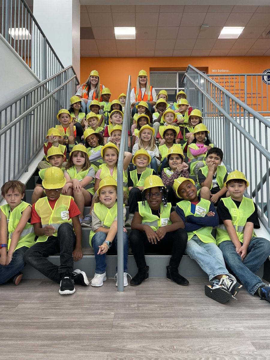 HickoryRidgeES's tweet photo. Caution: First Graders at Work. We are wrapping up the first quarter with some reading under construction. https://t.co/UkkNAWmFcC