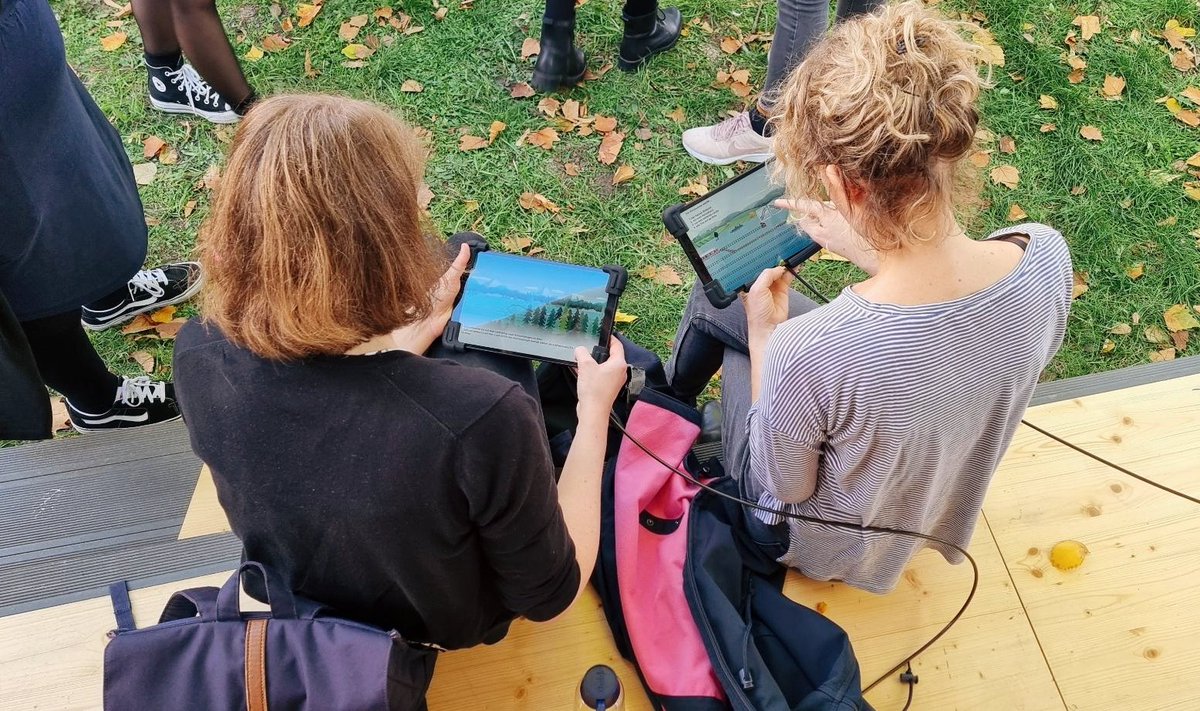 train4science's tweet photo. Hallo liebe neue Studierende an der @HumboldtUni! Ihr findet uns im und am Humboldt Satelliten - kommt vorbei und spielt mit uns eine Runde #train4science! Wir freuen uns auf euer Feedback zum Spiel und eure Ideen für #Klimaschutz. @ktstiftung @anschlaege_de https://t.co/6MwaLn1Q9e