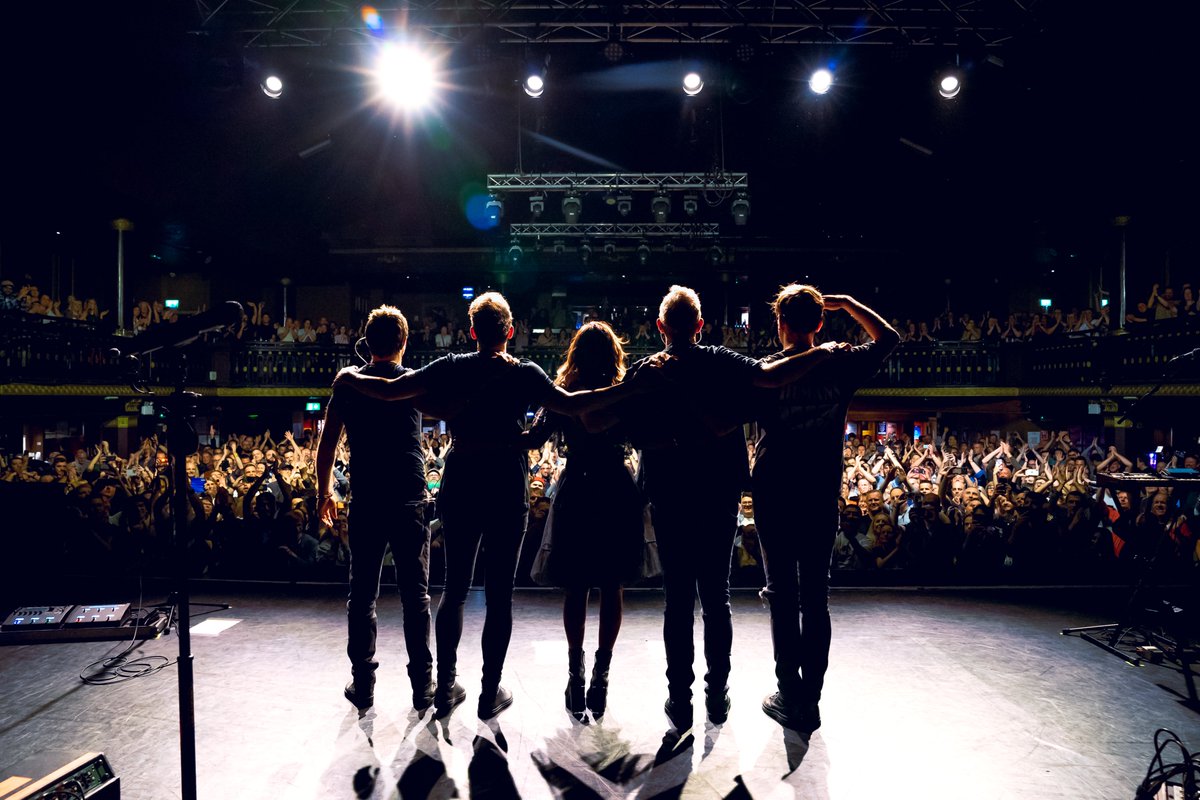 natalie imbruglia (@natimbruglia) on Twitter photo Magical night.. Thank you <a href="/O2RitzManc/">O2 Ritz Manchester</a> π«Άπ½π
πΈ <a href="/ShootTheNoiseUK/">Shoot the Noise Ltd.</a>
#25YRSLOTM #FIREBIRD #LEFTOFTHEMIDDLE Magical night.. Thank you <a href="/O2RitzManc/">O2 Ritz Manchester</a> π«Άπ½π
πΈ <a href="/ShootTheNoiseUK/">Shoot the Noise Ltd.</a>
#25YRSLOTM #FIREBIRD #LEFTOFTHEMIDDLE