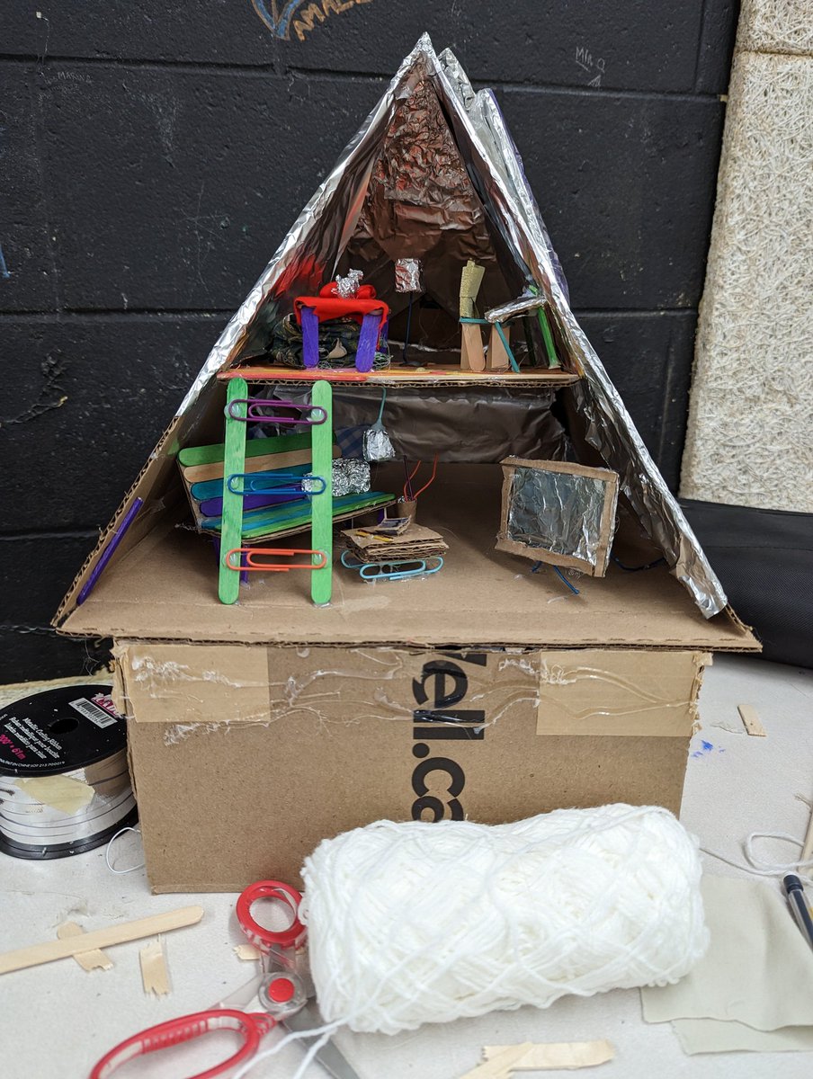 SonjaGoold's tweet photo. Creating earthquake proof structures in grade 7 Science. Y'know, just in case we have a repeat of 1929! #EastCoastEarthquake #7Sciences #EvolutionGéologique https://t.co/WtDxPbjRAL