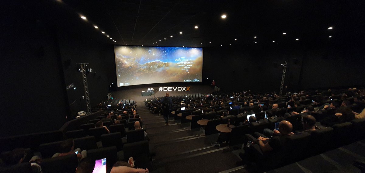 Stephan007's tweet photo. The Best Rated #Devoxx Belgium 2022 Sessions  #Congrats 👇🏼🎸😎
https://t.co/wctOXNQEX2 https://t.co/UXMro9JrDk
