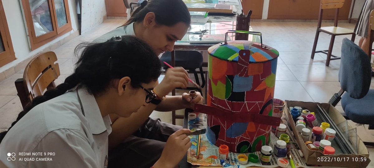 pmgpunjabwest's tweet photo. When Letter Box becomes a Canvas for Kids
LetterBox Painting Competition organized at Apeejay School by Jalandhar Division, Punjab West Region.
Give Your Mail Wings with India Post.
@PMOIndia 
@IndiaPostOffice 
@AshwiniVaishnaw 
@devusinh 
@cpmgpunjab https://t.co/9AsHJuraWx