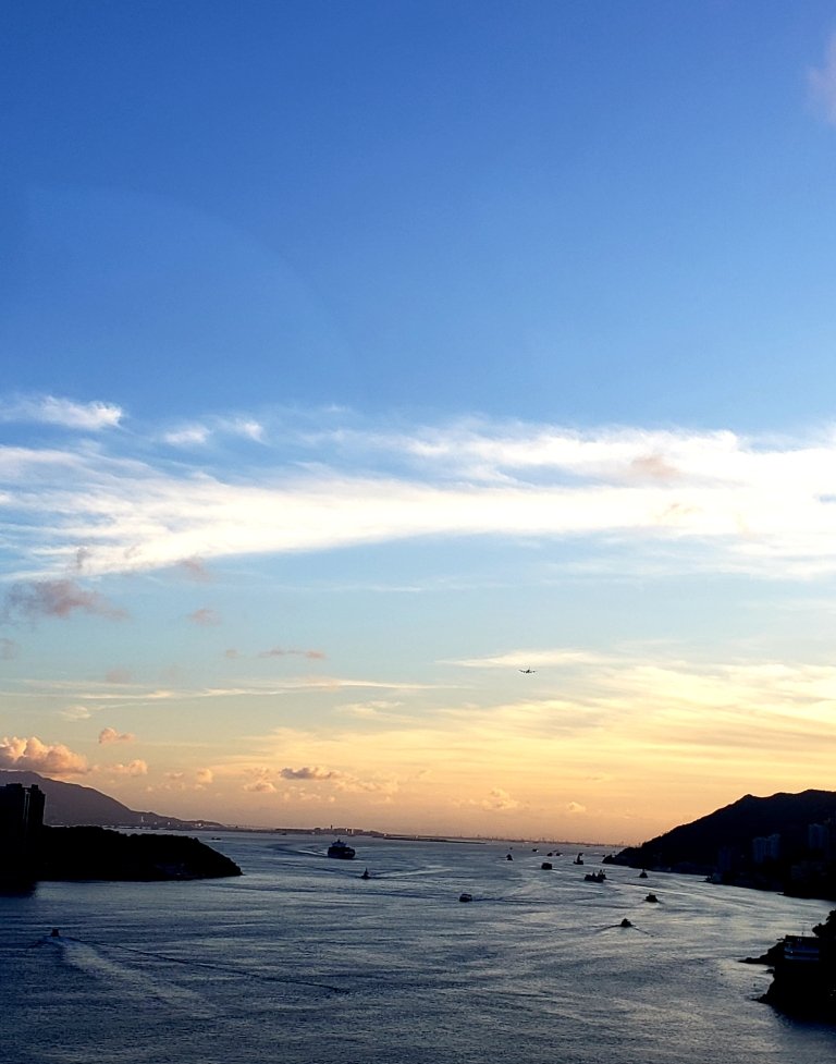 Tereterekun152's tweet photo. 帰り道はいつも綺麗だ~
#香港 #帰り道 #黄昏 #夕日 #夕焼け #海 #海 #風景 #景色 #空 #hongkong #newterritories #sunset #sky #sea #discoverhongkong #explorehongkong #bluesky #ighk #綺麗 https://t.co/gkO0hChHHE