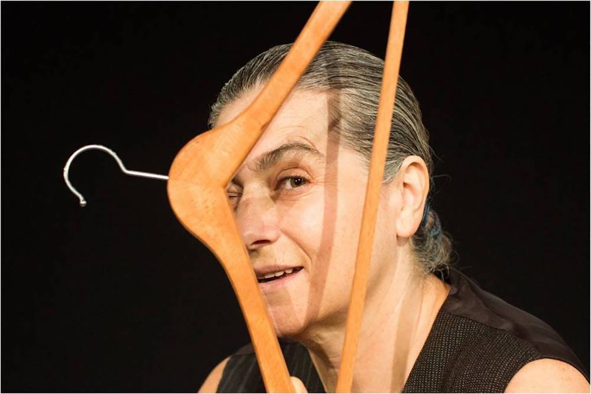 'Las másCaras de Godot' es el título con el que <a href="/esterbellver/">Ester Bellver</a> recopila todos los artículos que escribió para nuestra revista.

Nuestro querido compañero <a href="/AlvaroMajer/">Álvaro Vicente</a>, quien fuera director de Godot en aquellos momentos, escribe el prólogo del libro. 
👇
bit.ly/3s41MDC