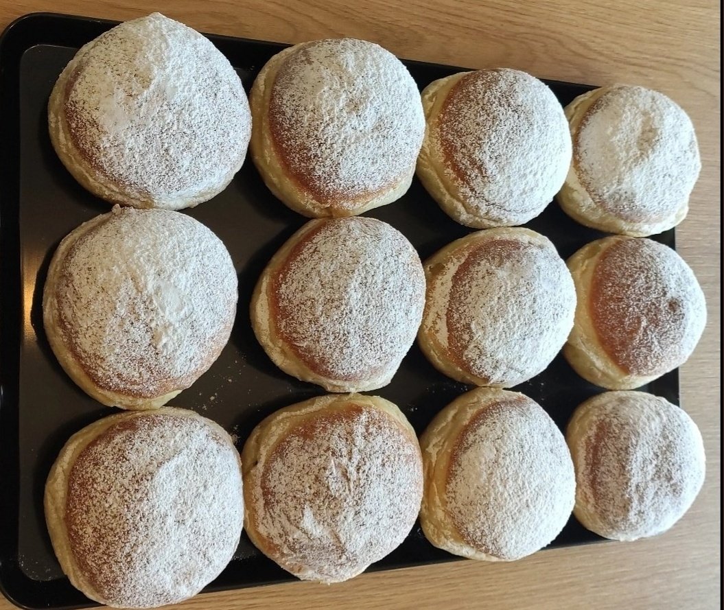 sonnebeck's tweet photo. Unsere Berliner sind wieder da! https://t.co/UtBJMHt89a
