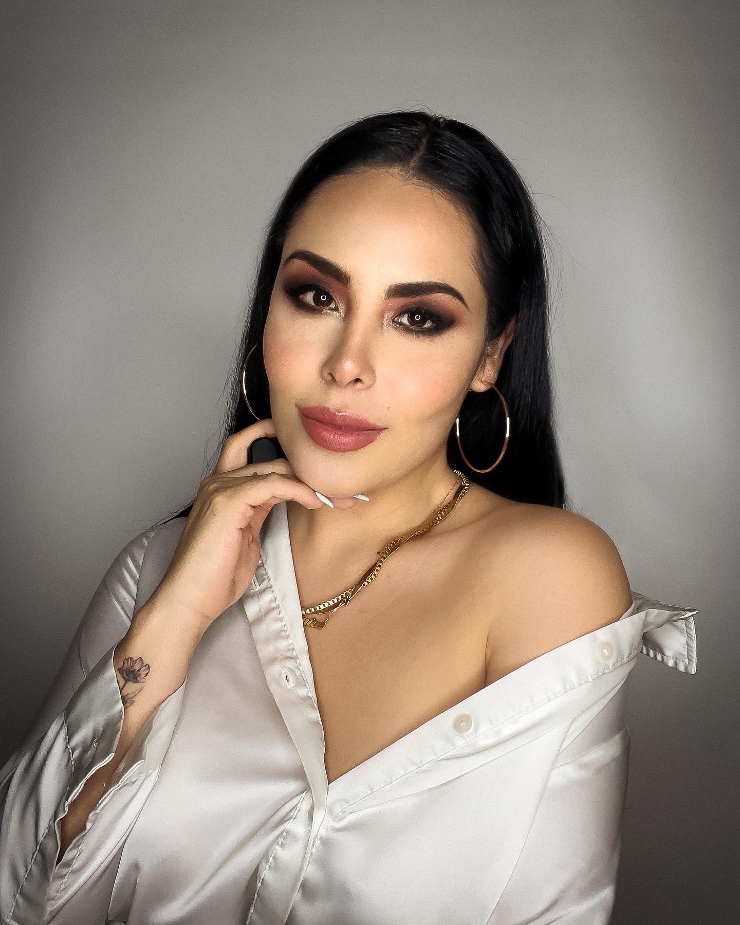 TW Pornstars - 1 pic. Yo Soy Verónica. Twitter. Carita tierna 🧸💕. 8:00