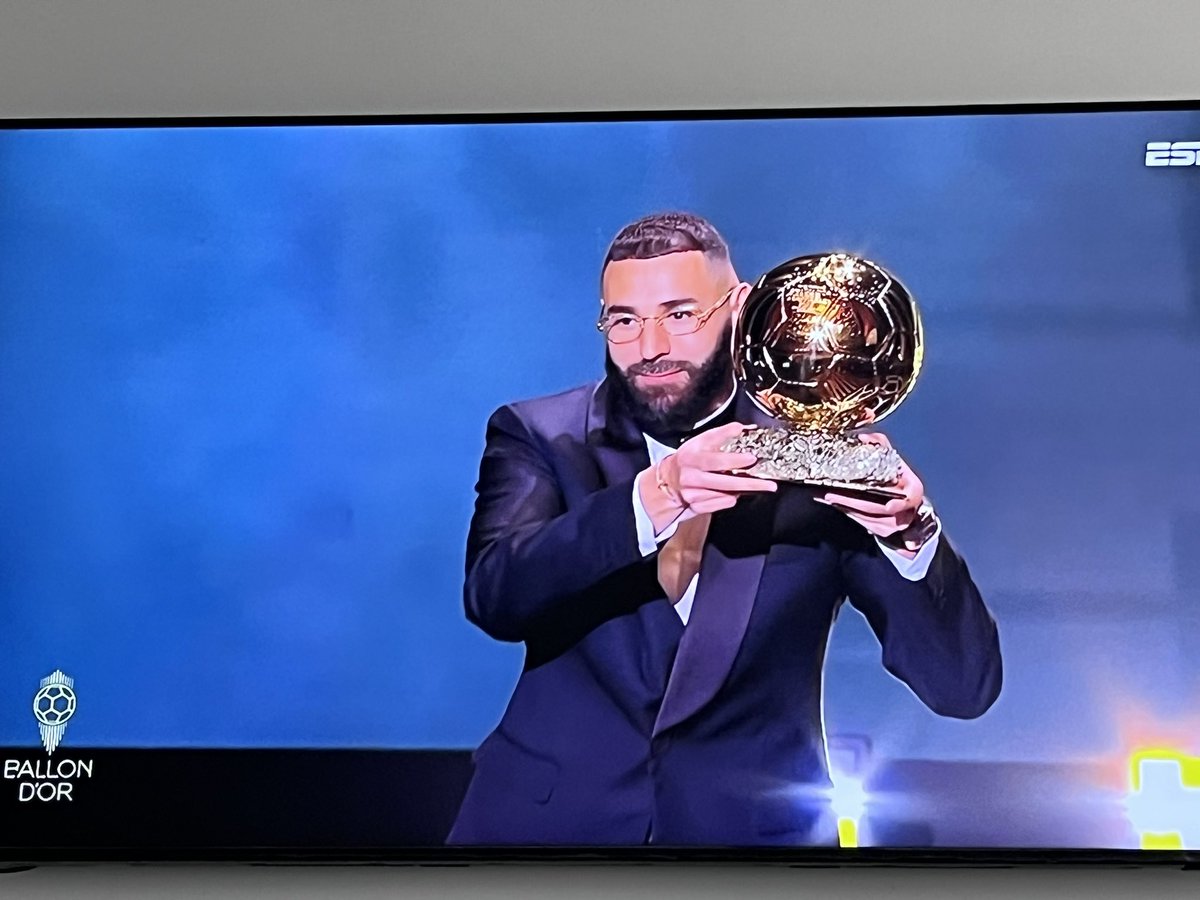 LauuMezz's tweet photo. @realmadrid  @Benzema  Balón Oro ⚽️🏅🏆 https://t.co/QQqnPhCsaf