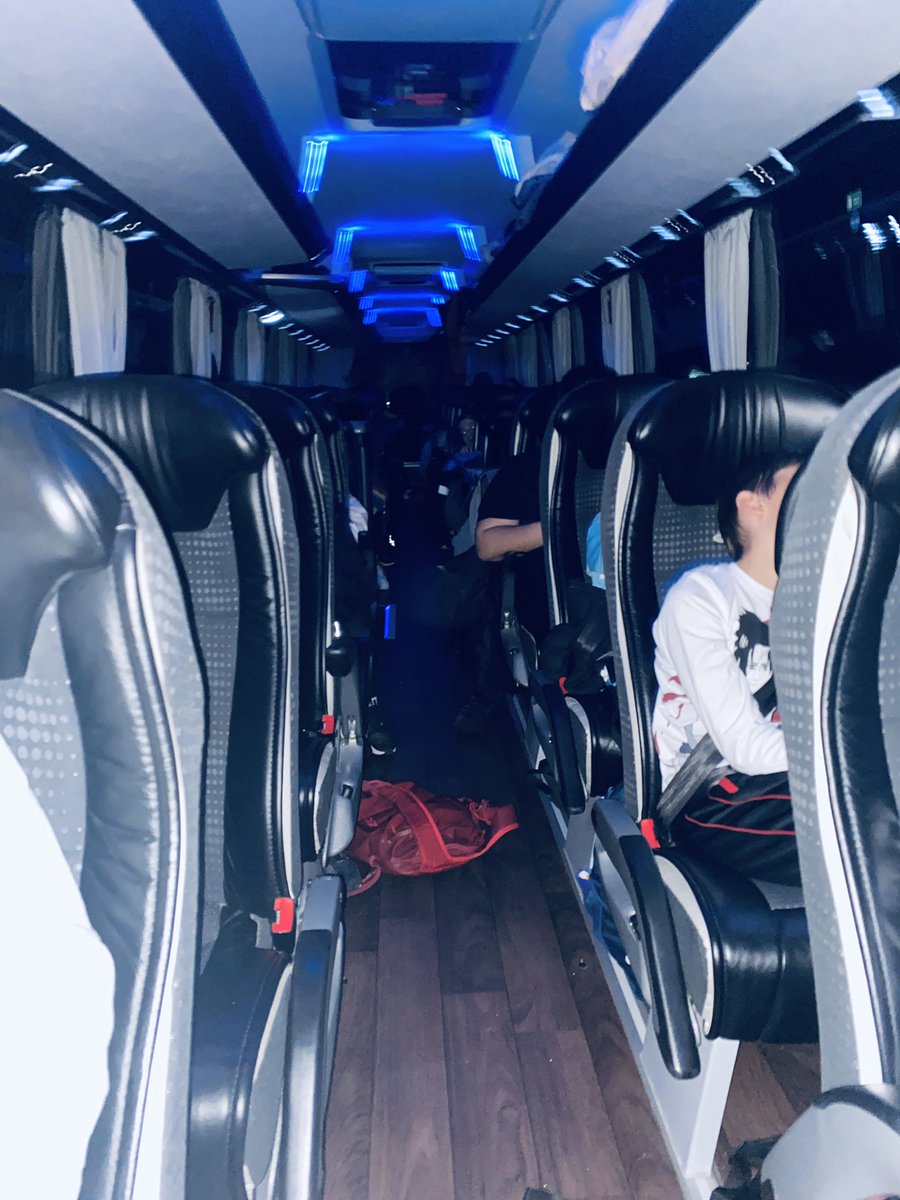 Allemagne2022's tweet photo. Ambiance à bord très tranquille, certains ont déjà craqué😴 https://t.co/kEtiEkqjip