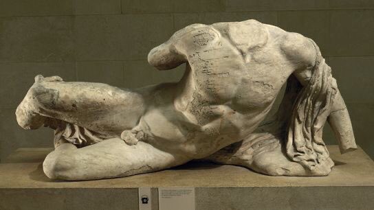 clasicasIEDA's tweet photo. La decisión del Museo Británico de enviar una escultura del Partenón en préstamo al Hermitage en San Petersburgo por su 250 aniversario ha provocado una reacción airada en Grecia. Es la primera vez que una de las estatuas del Partenón sale del Museo Británico desde 1803.
#ieda https://t.co/ZTYxpwjehk