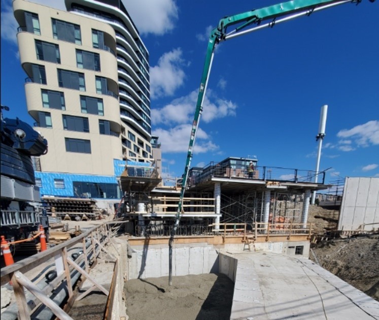 GOExpansion's tweet photo. #ICYMI - Construction along the #BarrieLine includes upgrades at #MapleGO to support more frequent service in the future.
Get all the latest updates here https://t.co/e7Tns5aqJs
#MetrolinxFYI https://t.co/i0oojngpcC