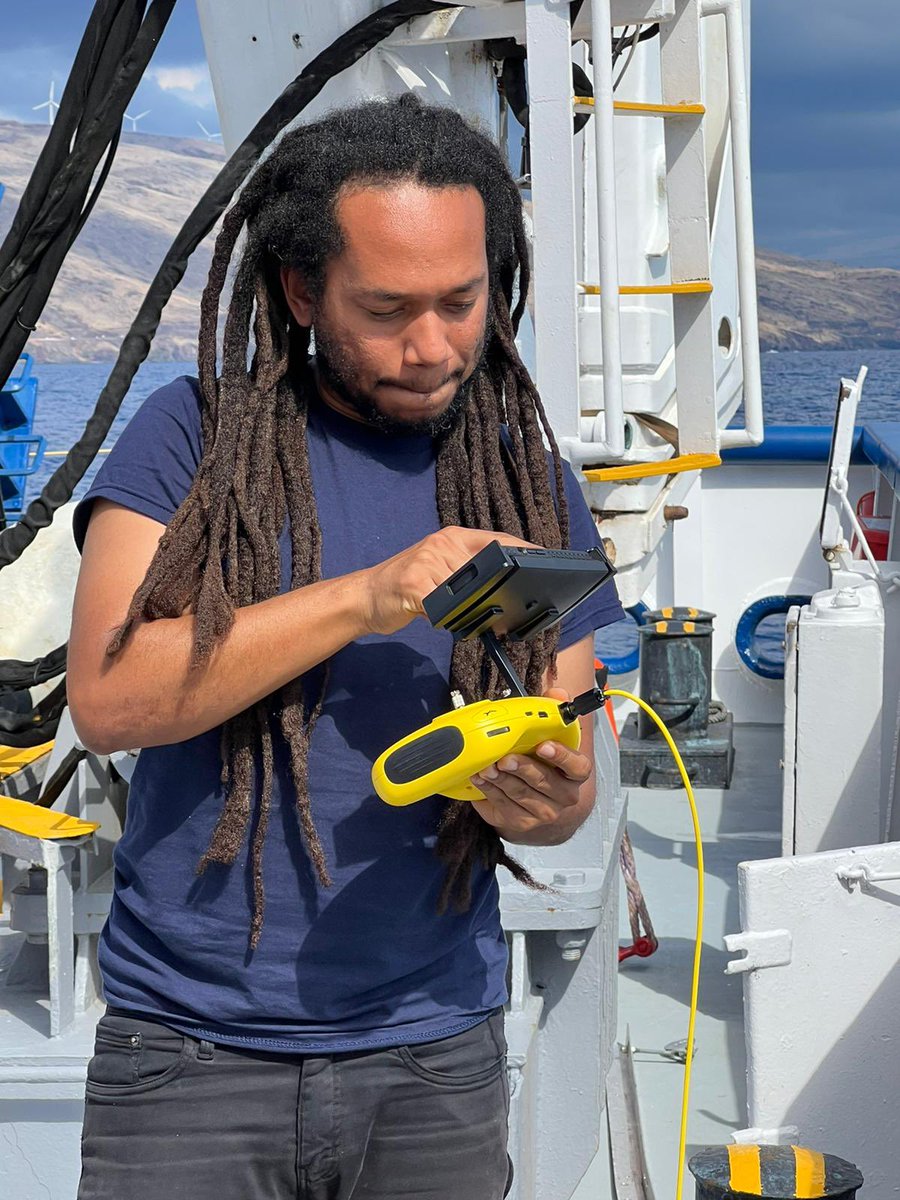 ArchFieldNotes's tweet photo. Playing with ROVs in the ocean. #mapping #underwater #agisoft #chasinginnovation https://t.co/0abuUSgn8m