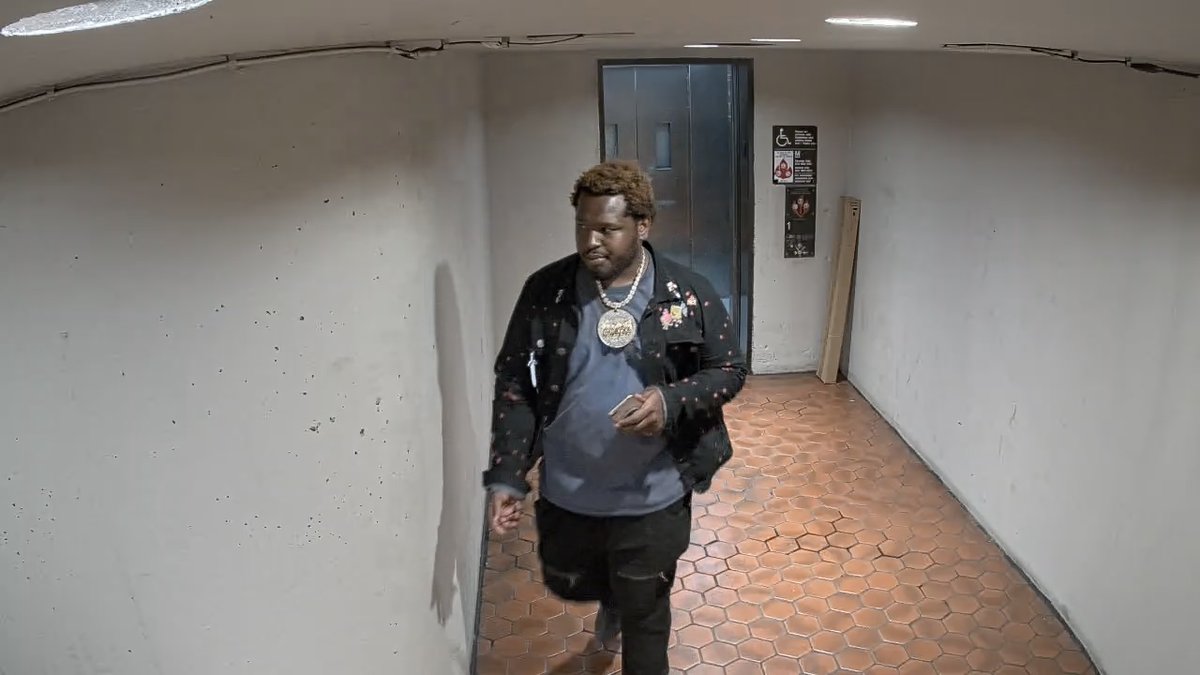 FairfaxCountyPD's tweet photo. Detectives seek help identifying armed rapist. https://t.co/jWsn3SXwCy https://t.co/DLMlgd81xF