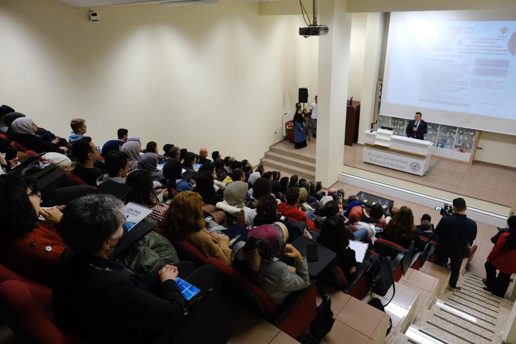 Sağlık Bilimleri Alanında Lisans Öğrencilerine Yönelik TÜBİTAK BİDEB Proje Yazma Eğitimi programında @EruMedya'da öğrencilerimizle buluştuk Projeleriyle bilim ve teknoloji temelli çözümler üretmek isteyen gençlerimizin ilgisi bizi hem motive etti, hem de sorumluluğumuzu arttırdı