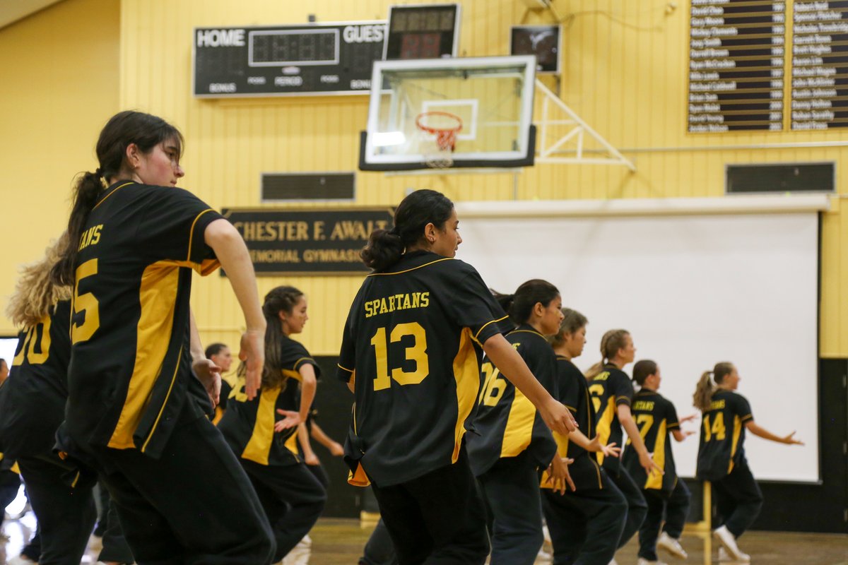 nainazaara's tweet photo. Homecoming Rally. For @MVLAHSD. https://t.co/8YJ8cW27uP