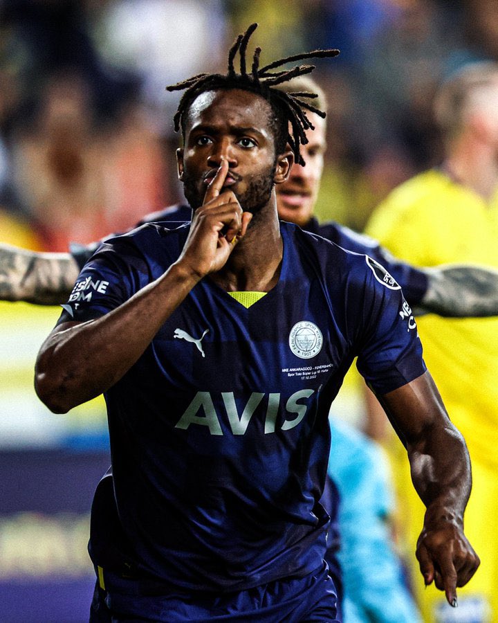 berrecetin1907's tweet photo. Yine bos gecmeyen Michy Batshuayi'den kudurtma modu online ahahhshs https://t.co/VtvkqqwVUY
