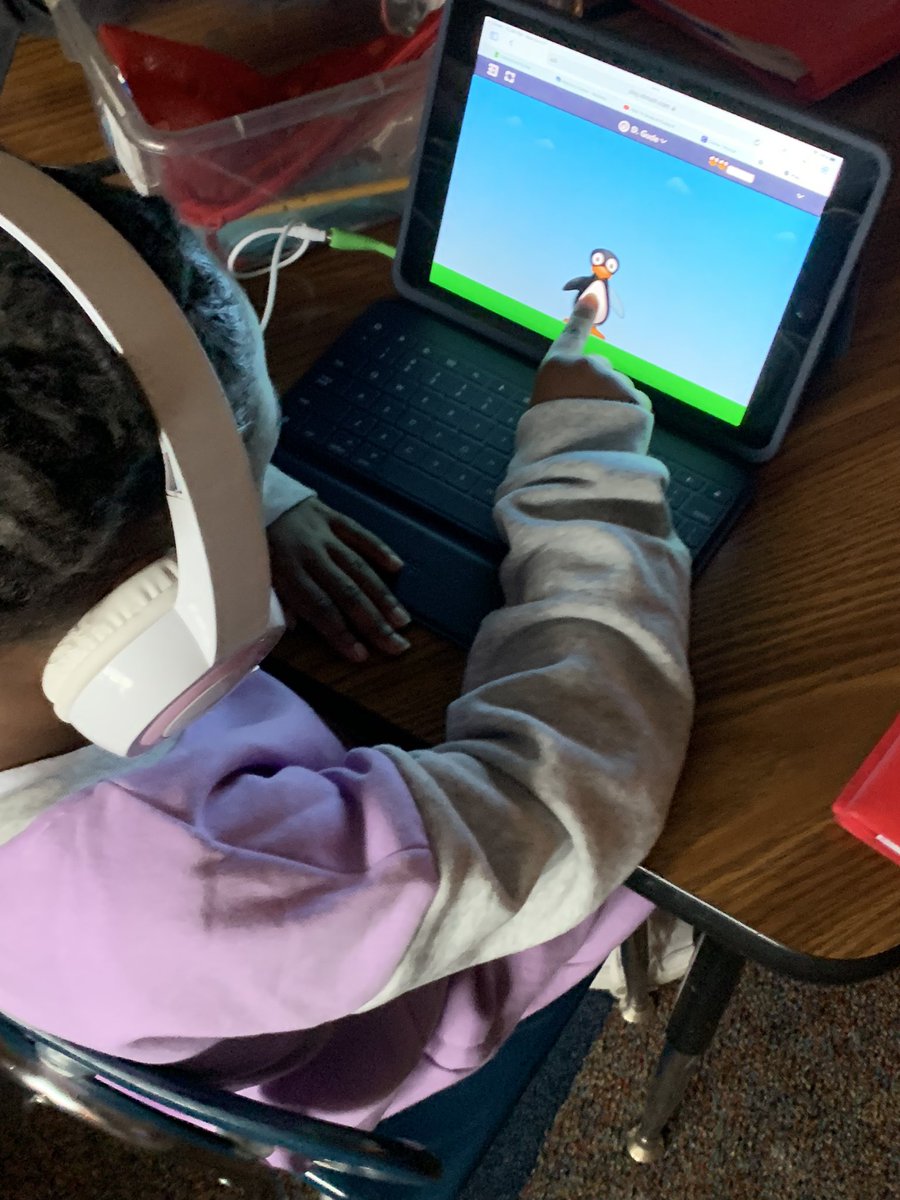 MrsHessClass's tweet photo. We finally used @STMath today in our room @LibertyParkElem ! Everyone loved Jiji!! #lpsoars #warrenwill #allim https://t.co/TpgTUZasGv