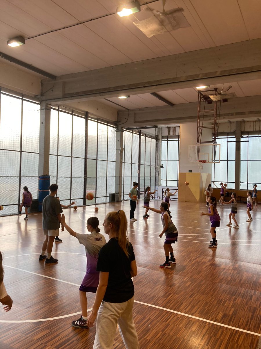 Ointxe's tweet photo. Kimuak ere #JoTaKe 🔥⛹️♀️
Beraiekin #LanDaLan nazionaleko neskak, #IkusietaIkasi 🔴
#neskenproiektua #HarrobiaEraikiz #saskibaloia #ilusioa #pasioa #ointxeNeskak 💯💯😈
Ikerlan #taldelana 💜 https://t.co/7Sk5aZfSto