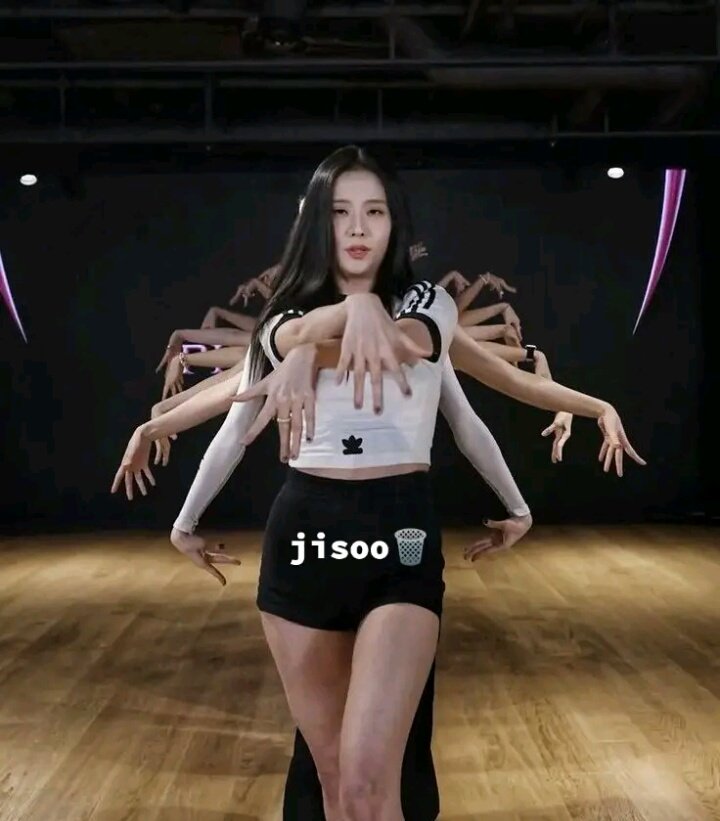 AsmarPorras's tweet photo. Hay que sacrificarla por el solo de Jisoo :3 https://t.co/POQxQsmpeO