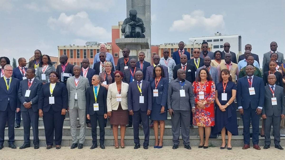 A Secretária Estado Ambiente Paula Francisco afirmou hoje no Huambo que é preciso caminhar de mãos dadas p/ a #COP27 com acções de todos os sectores. Na Cimeira, Angola apresentará avanços nas áreas da adaptação e mitigação, e a adopção de metas neutralidade da terra @SASSCAL_ORG