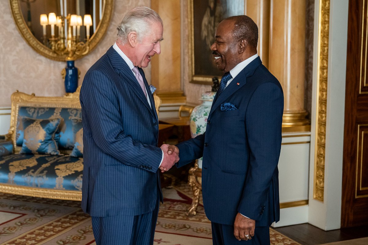 🇬🇦Today at Buckingham Palace, The King received the President of the Gabonese Republic, <a href="/PresidentABO/">Ali Bongo Ondimba</a>.

The Gabonese flag was today raised at the <a href="/commonwealthsec/">The Commonwealth</a> as it welcomed one of its latest members.

His Majesty is Head of the Commonwealth, which now has 56 member nations.