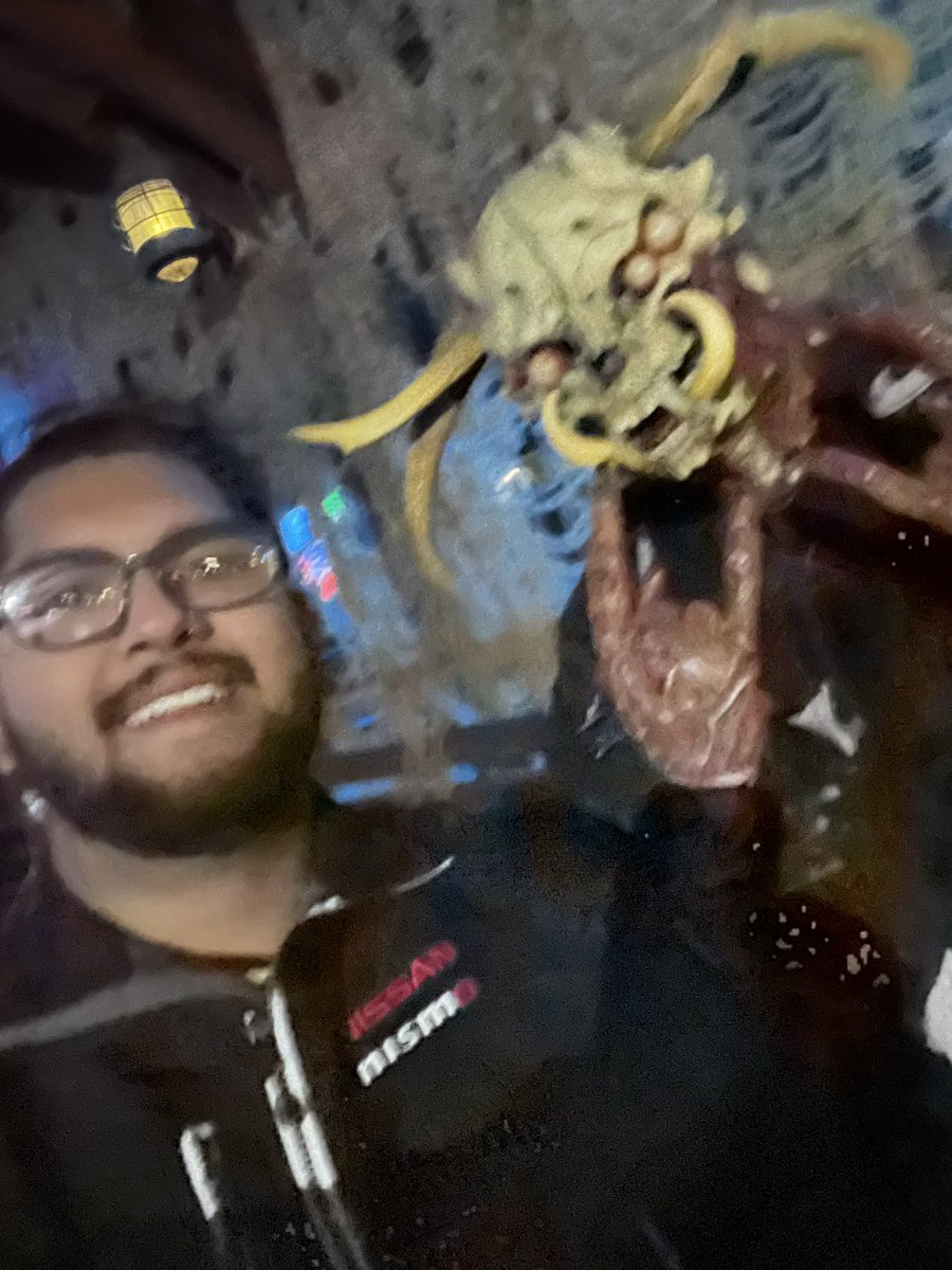 Snoopyx999's tweet photo. Freights Fest Was too cold last night but had fun #FreightFest #Spooky #Halloween @SixFlags https://t.co/UKU8aNi1q6