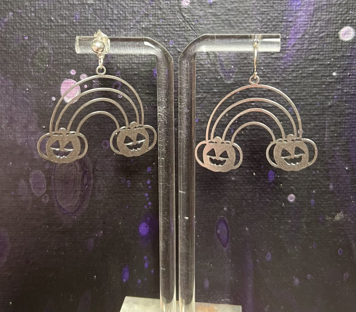 PositiveKnots's tweet photo. Just added to my site!
#positiveknotsjewelry #fallwear #earrings #handmade #pumpkins
https://t.co/GlGHSpRxfC https://t.co/24cKwOA5pF