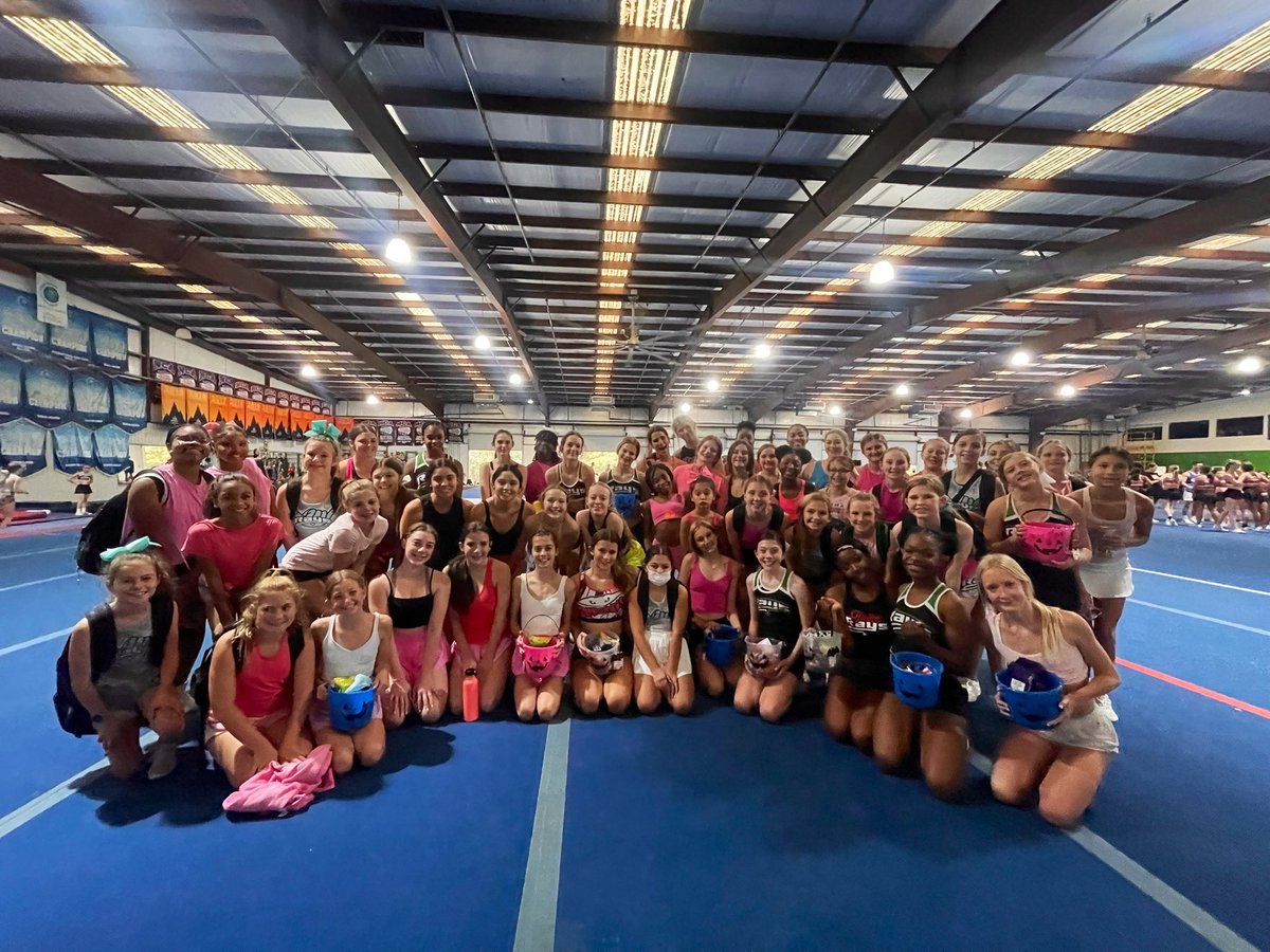 Got BOO’D by the lemon ladies 🍋 Thank you for the sweet treats!!! <a href="/Citrus_Rays/">CITRUS 🍋</a> 💋🍋💙💚