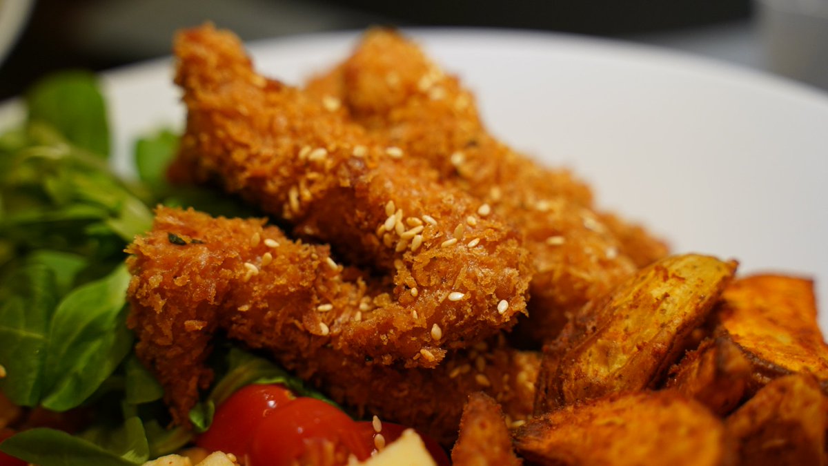 Hogenhaugdk's tweet photo. Cooking stream on @THETAtv #2.
I'm glad to be part of Theta fam! And can't wait to see what the future is brings 👨🍳🥘
-
Crispy Chicken, Mixed salad and some fries 🍟 🐔 🥗
-
Give me a challenge for the next cooking stream! Drop it below 👇
@ChefPine_SPS @mikkelkbh88 #foodstream https://t.co/qtZPHV6puG