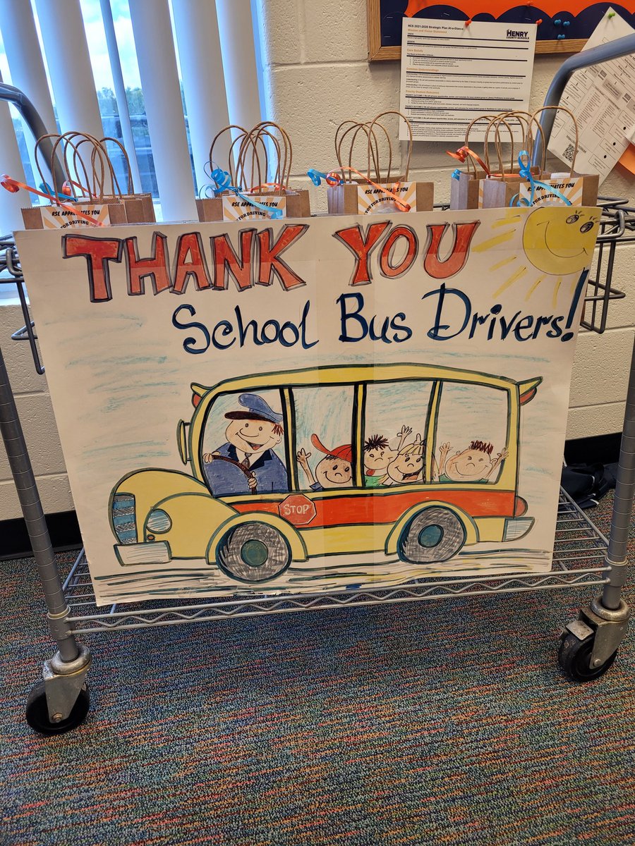 srlindstrom's tweet photo. Celebrating our wonderful bus drivers @RSE_HCS each day. #NationalBusdriverweek #bettertogether @JMosleyPD @bea_holmes1 https://t.co/OPE0dNm4nQ