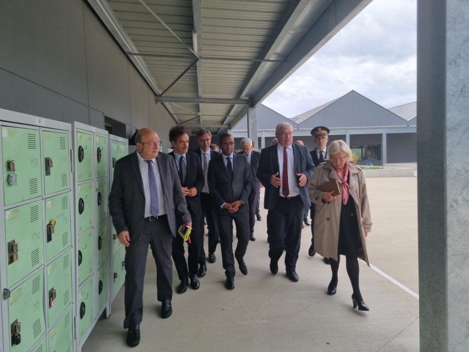 ChristianBruyen's tweet photo. Accueil du Ministre de l'Éducation nationale @PapNdiaye au collège de #Pontfaverger. Des échanges constructifs dans le cadre du lancement du Conseil National de la Refondation. Le @DptMarne mobilisé pour contribuer à la réussite des #collégiens. 
@Prefet51 #Dasen51 https://t.co/VpyYwPuqjS