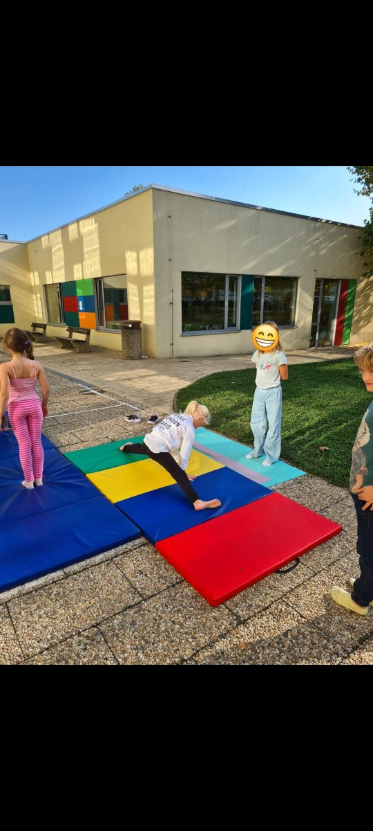 asheames tweet media