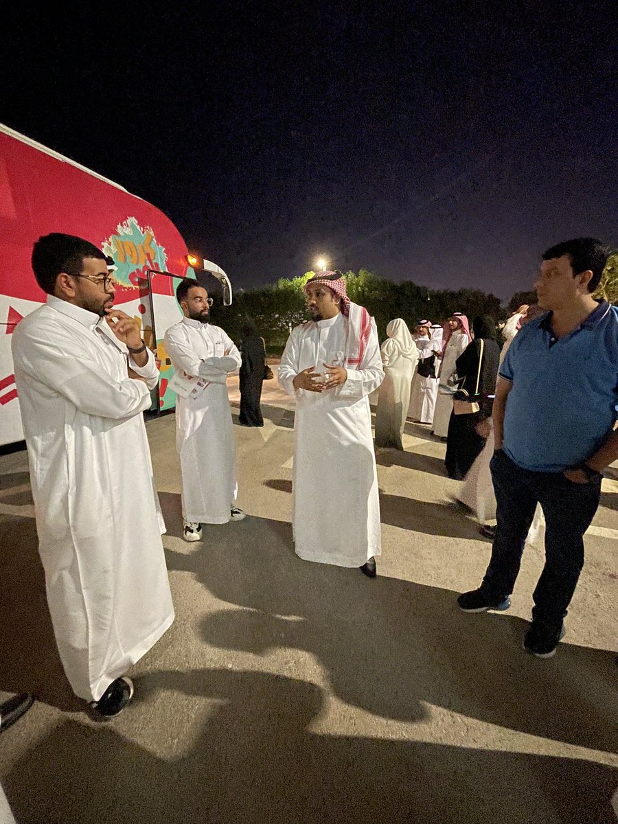 Entreprene_Club's tweet photo. سعدنا بحضور حفل تدشين مشروع @cruise_bus فكرة المبدع @anasalsufyane 

وتهدف فكره المشروع الى توفير رحلة شامله بتجربة فندقيه فريده مع جميع النشاطات والاعاشة لأماكن مميزه.

نتمنى لهم مزيد من النجاحات والإنجازات.

#نادي_رواد_الأعمال
#كروز_باص https://t.co/bYH02FVrve