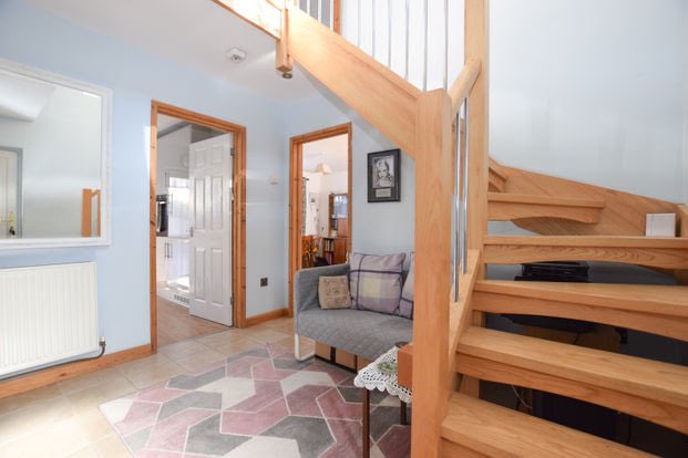 FOR SALE in GREAT WAKERING £420,000 3 bed detached house ewemove.com/property/for-s…