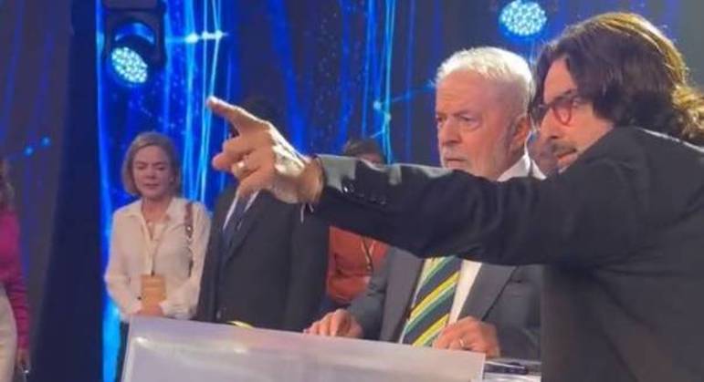 Lula xinga fotógrafo após debate na Band: “você não sabe p**** nenhuma”. Leia a matéria completa: 
iphotochannel.com.br/lula-xinga-fot…