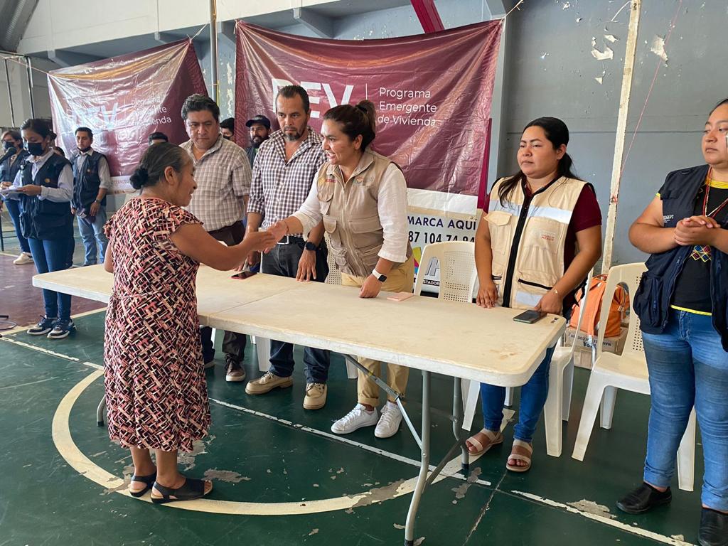 Conavi_mx's tweet photo. Realizamos la entrega de apoyos en San Juan Bautista Tuxtepec, Oaxaca, para nuestras y nuestros beneficiarios del Programa Emergente de Vivienda. https://t.co/3T1kXsV1OS