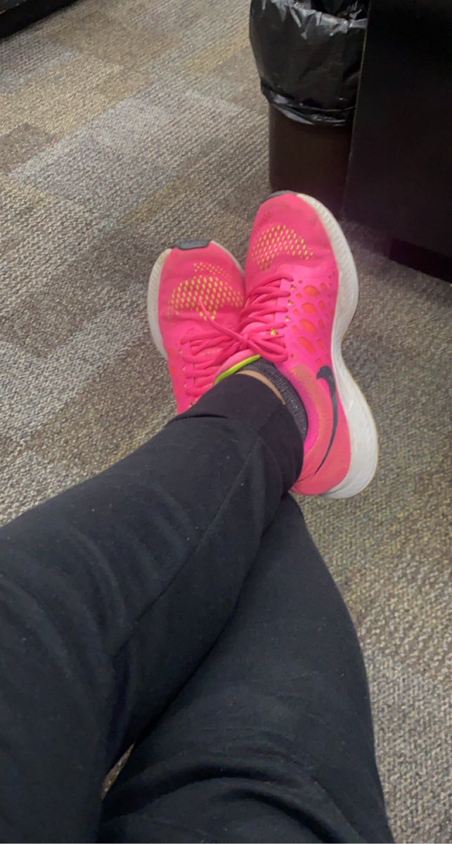 hanks_library's tweet photo. We support Breast Cancer Awareness at the Kingdom! Comfy clothes and pink shoes for today’s dress up day! #PutCancerToSleep @hanksfashion_ https://t.co/omROPSX2HK