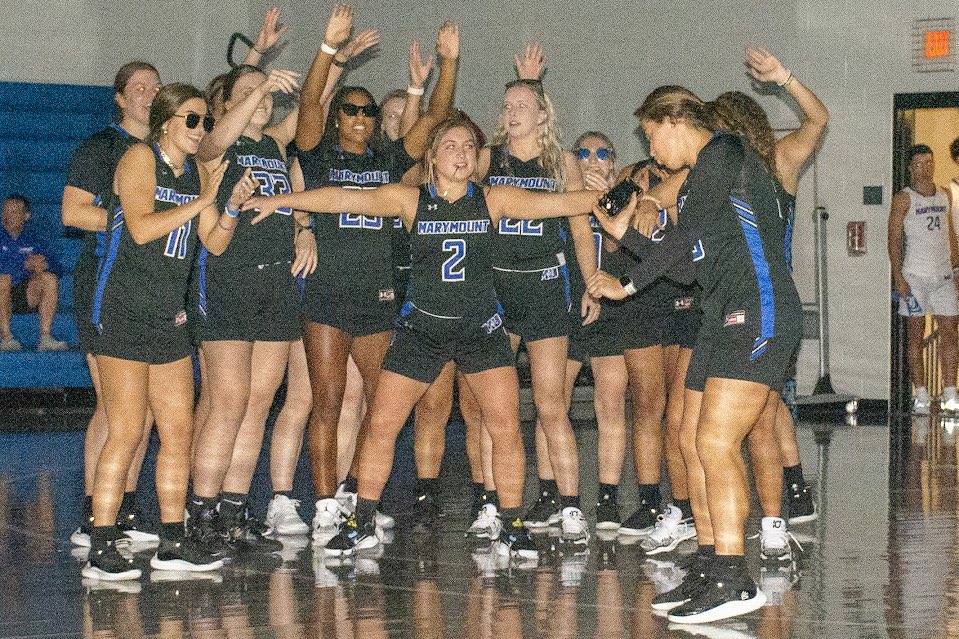 Marymount_WBB's tweet photo. Flicks from the opening night 📸
•
•
Thanks to everyone who came out to support our team at Saints Madness‼️ Schedule is up, see you in the stands 📣 https://t.co/uo1NszRzzV