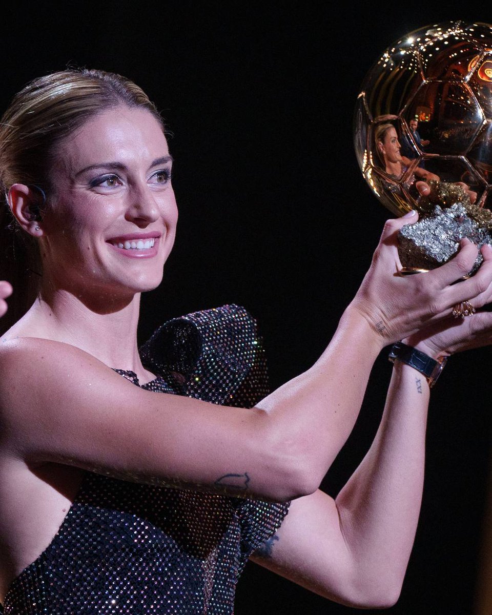 FCBfemeni's tweet photo. 𝗣𝗶𝗹𝗼𝘁𝗮 𝗱'𝗢𝗿 𝟮𝟬𝟮𝟮

#BallonDor  #MoreThanEmpowerment https://t.co/DEqSTXJsVK