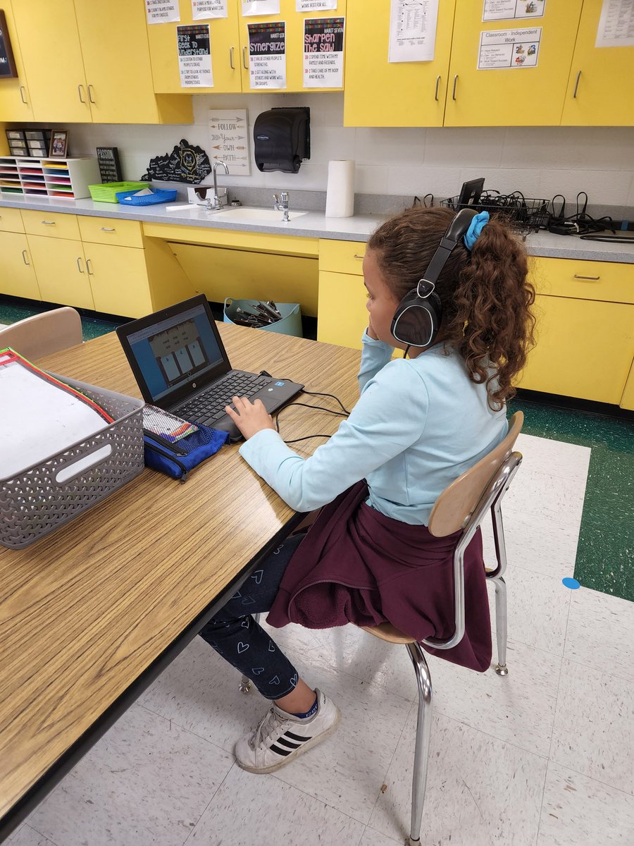 WSE 4th graders ROCKED their first day back from fall break 🎸 Check out this extended learning time! Students are engaged in literature circles, foundational reading skills, and computer based practice 🌟 

<a href="/CatoosaSchools/">Catoosa County Public Schools</a> 
<a href="/WestSideETweet1/">West Side Elementary School</a>