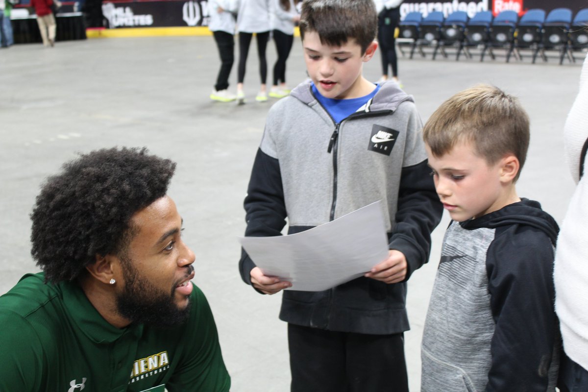 SienaSaints's tweet photo. ⏰ The countdown continues❗️

First @SienaMBB game ➡️ 2⃣1⃣days
First @Siena_WBB game | home-opener ➡️ 2⃣4⃣ days
First MBB game at @TheMVPArena | #AlbanyCup ➡️ 2⃣6⃣ days

🎟️ https://t.co/jMe2VCevR5

📸 Olivia Witkowski
@keybank Sneak Preview 📸 ➡️ https://t.co/0gnHLJwEJd

#MarchOn https://t.co/qplcMninKd