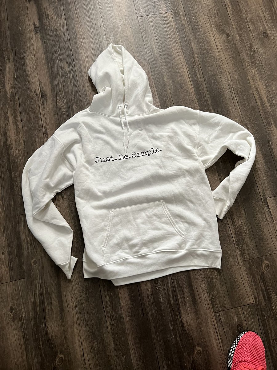JustBeSimplee's tweet photo. White or Black?? 🔳🔲

ALL Clothing Brands / TAP IN! 🌩 https://t.co/3jhP9bQadL