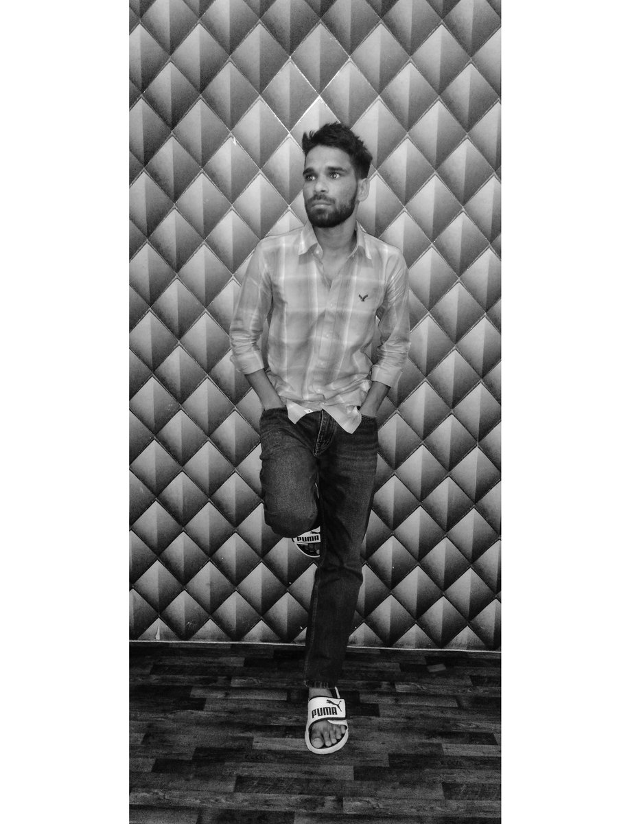 aneeshjareda's tweet photo. टूटे नही है हम तोडे गए है......
रोये नही है हम रुलाये गए है.......!!🥀🖤 https://t.co/V44rsVRysE